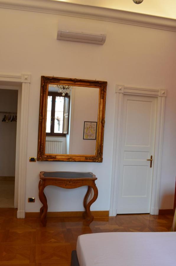 Elegante Appartamento Nel Centro Di Roma Buitenkant foto
